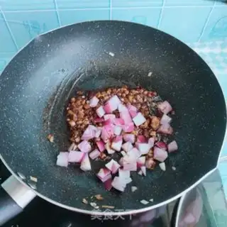 Make Onion sauce and barley noodles step 8