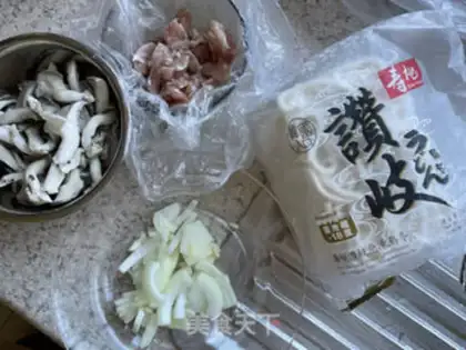 Make Frozen chicken noodles step 1