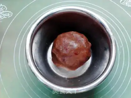 Make Bean-saloon mooncake step 3