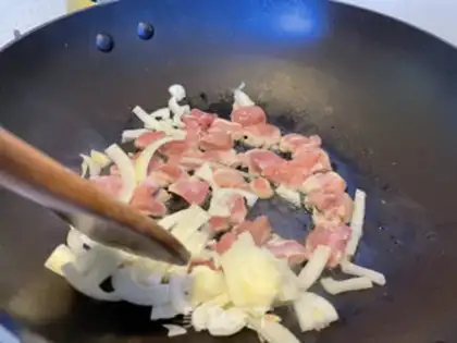 Make Frozen chicken noodles step 3