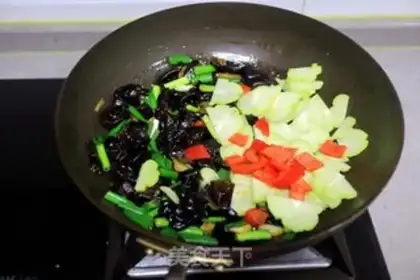 Make Burn the mussels step 5