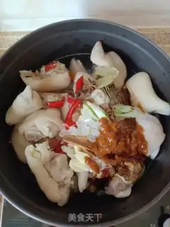 Make Soy sauce pig hoof step 5