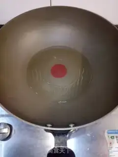 Make Pretzel fried eggs step 2