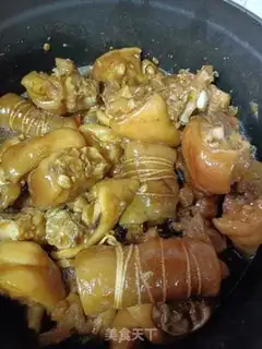 Make Soy sauce pig hoof step 8