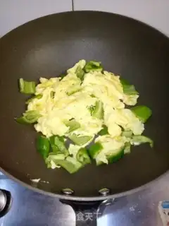 Make Pretzel fried eggs step 4