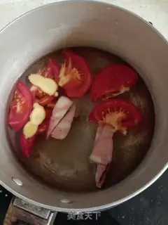 Make Tomato vegetable egg soup step 1
