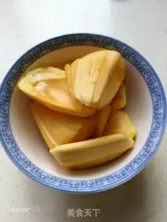 Make Pineapple-fruit twirl cake step 0