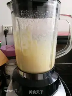 Make Pineapple-fruit twirl cake step 1