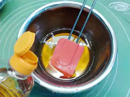 Make Apricot mooncake step 9