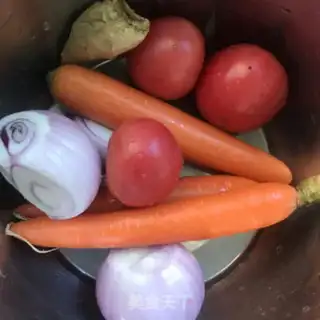 Make Carrot and beef noodles step 1