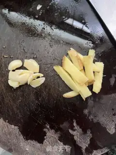 Make Soybean mashed fish step 1