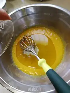 Make Pineapple-fruit twirl cake step 4