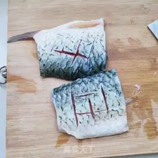Make A piece of pepper steamed fish step 0