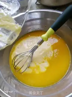 Make Pineapple-fruit twirl cake step 5