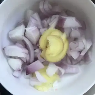 Make Carrot and beef noodles step 3