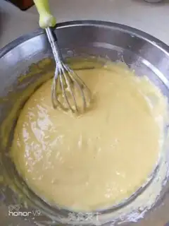 Make Pineapple-fruit twirl cake step 7