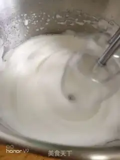 Make Pineapple-fruit twirl cake step 8