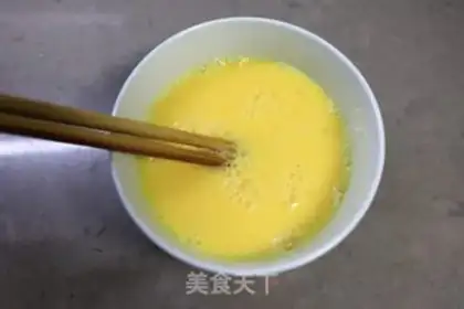 Make Onion onions and eggs step 1