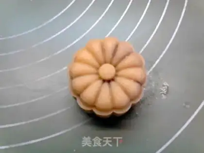 Make Apricot mooncake step 18
