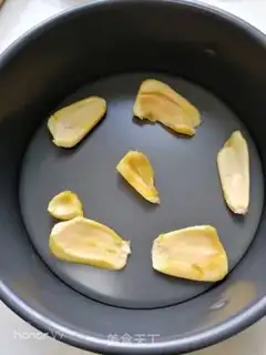 Make Pineapple-fruit twirl cake step 12