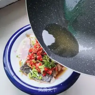 Make A piece of pepper steamed fish step 8