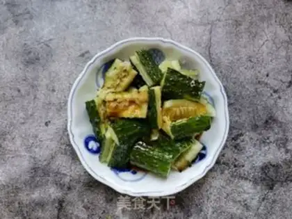 Make Garlic sauce and cucumber step 4