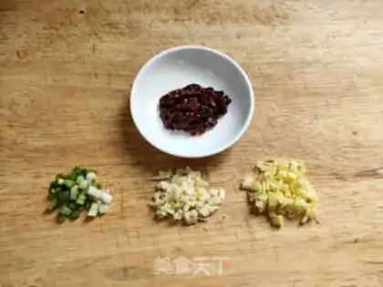 Make The sauerkraut is burning fish step 2