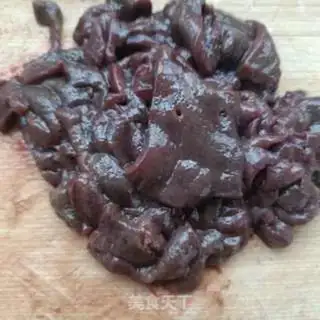 Make Red oil pork noodles step 1