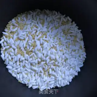 Make Shrimp egg and vegetable congee step 0
