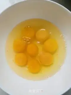 Make Tomato egg noodles step 1