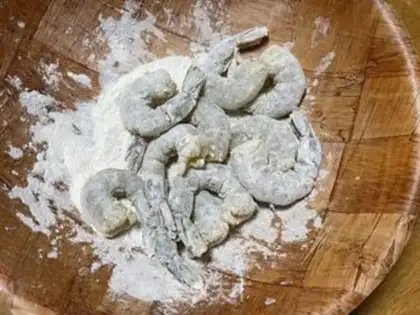 Make Shrimp salad step 1