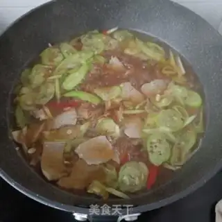 Make Red oil pork noodles step 15
