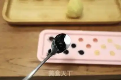 Make Black sesame soy saloon step 7