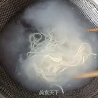 Make Red oil pork noodles step 19