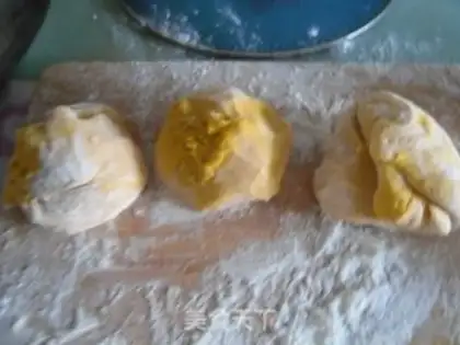 Make Pumpkin buns step 2
