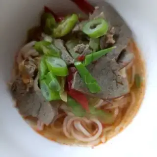 Make Red oil pork noodles step 22