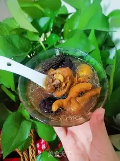 Make Seven fungus, old hen soup step 3