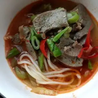 Make Red oil pork noodles step 23