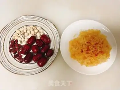Make The silver spoon of a red date step 0