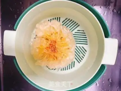 Make The silver spoon of a red date step 1