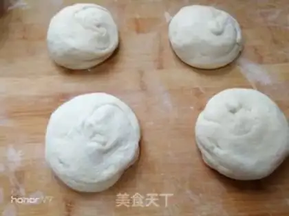 Make Pumpkin pan helmet step 7