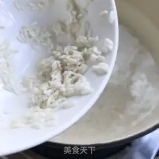 Make Beef leather egg congee step 1