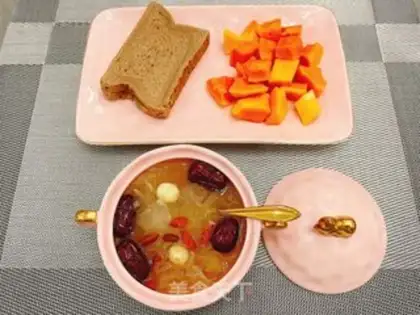 Make The silver spoon of a red date step 7