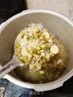 Make Green bean silver ear lilies soup step 3