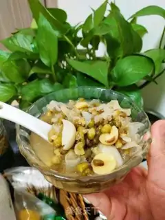 Make Green bean silver ear lilies soup step 4