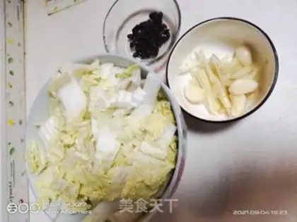 Make Soy-doved cabbage step 0
