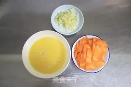 Make Eggs and aces step 1