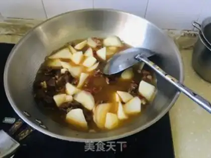 Make Tomato potato stew step 1