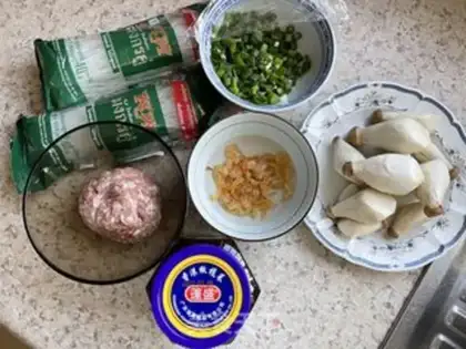 Make A fan of olives step 0