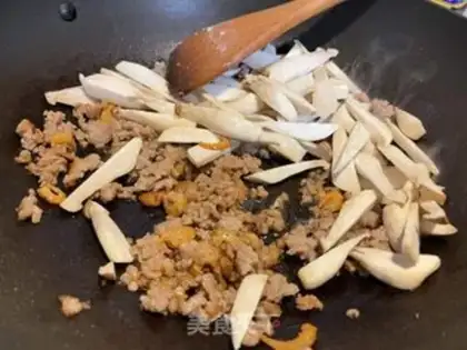 Make A fan of olives step 3